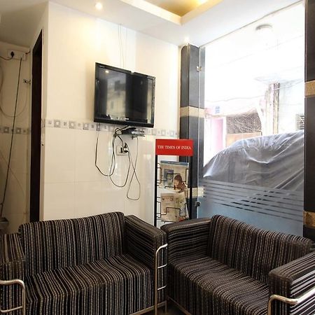 Adb Rooms Hotel Chander Palace New Delhi Exterior photo