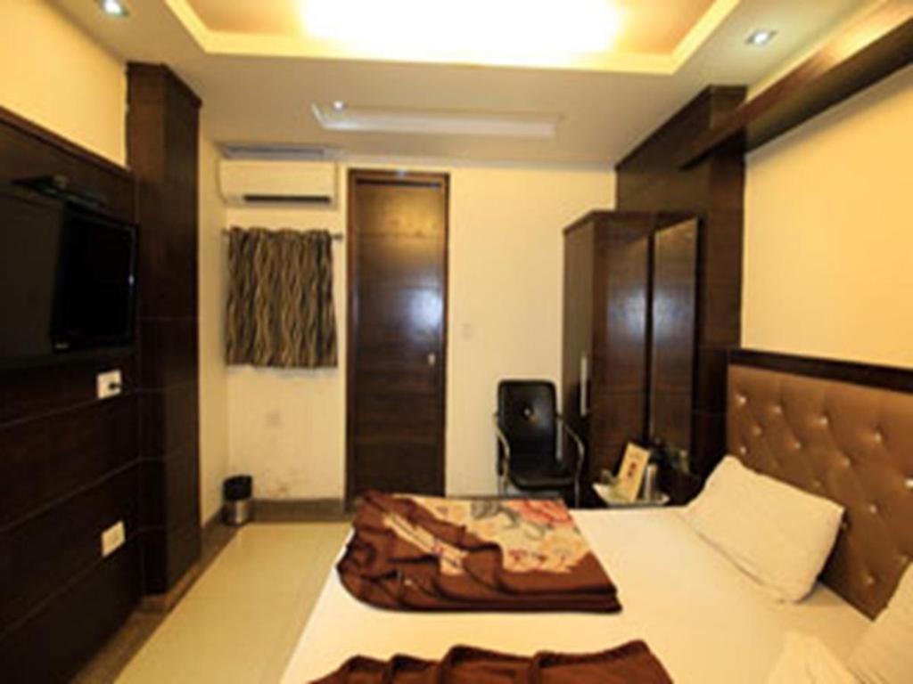 Adb Rooms Hotel Chander Palace New Delhi Exterior photo